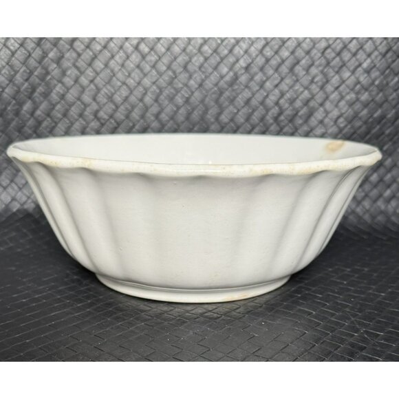 White Ironstone Bowl Late Meakin Wartime Stamp Fluted Edge Lion Unicorn 10 Inch - Picture 4 of 11